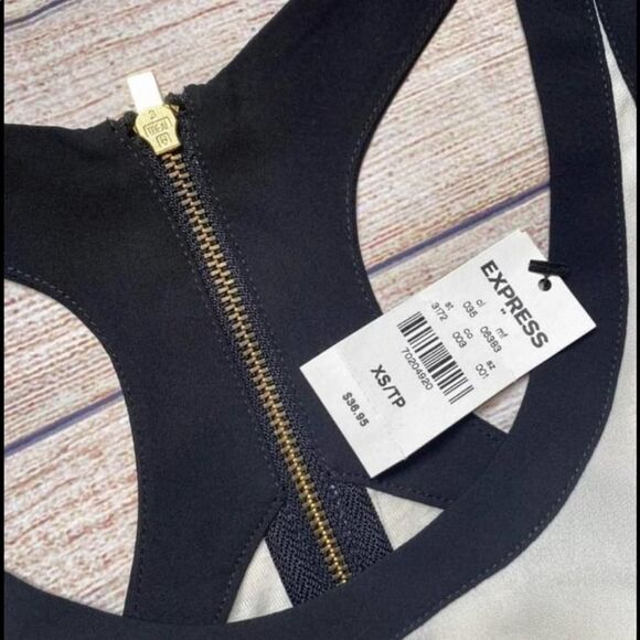 Express Top - Picture 3 of 3